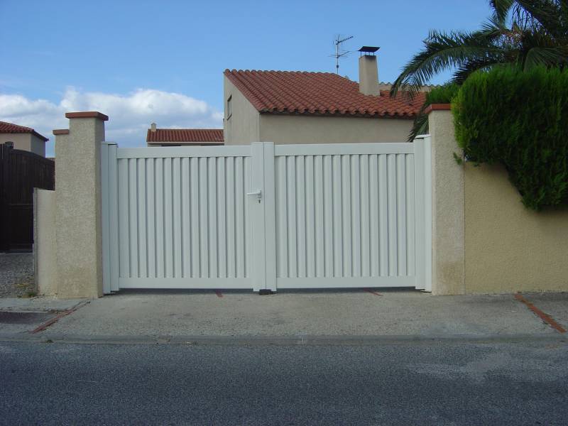 Portail aluminium modèle ASPRE à Bouc-Bel-Air