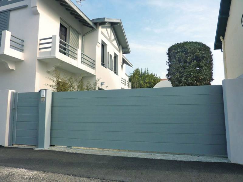 Portail aluminium et portillon Boréal