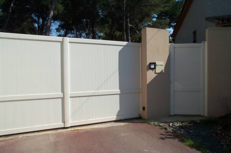 Portail modèle SUROIT avec portillon à Plan-de-Cuques